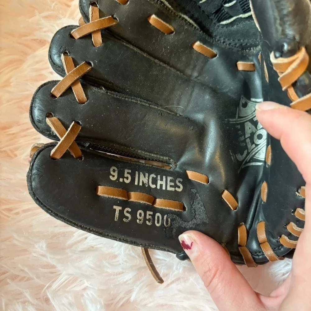 Adidas Glove Youth 9.5 Inch RHT Leather Baseball Mitt Black & Brown TS 9500
